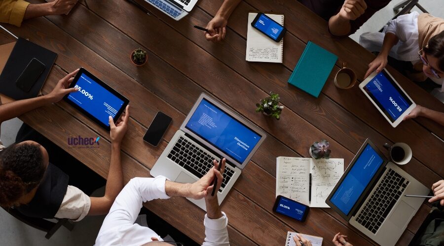 تفاوت نظرسنجی B2B و B2C: راهنمای عملی برای جمعآوری بازخورد مشتریان سازمانی